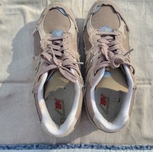 Men's New Balance 2002r - Tan